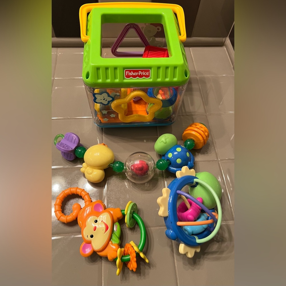 Fisher-Price - Bright Activity Cube and Toy Set 4 DIFFERENT Toys